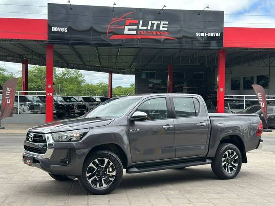 TOYOTA HILUX 2.8 D-4D TURBO DIESEL CD SRV 4X4 AUTOMÁTICO TOYOTA HILUX 2.8 D-4D TURBO DIESEL CD SRV 4X4 AUTOMÁTICO